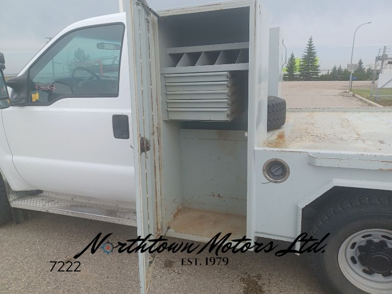 
								2002 Ford F350 Service Deck full									